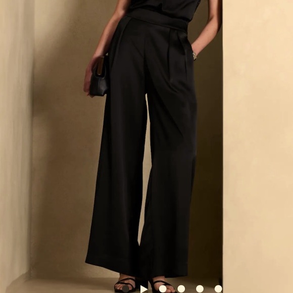 NWT Banana Republic Wide-Leg Satin Pleated Pants - Picture 2 of 5